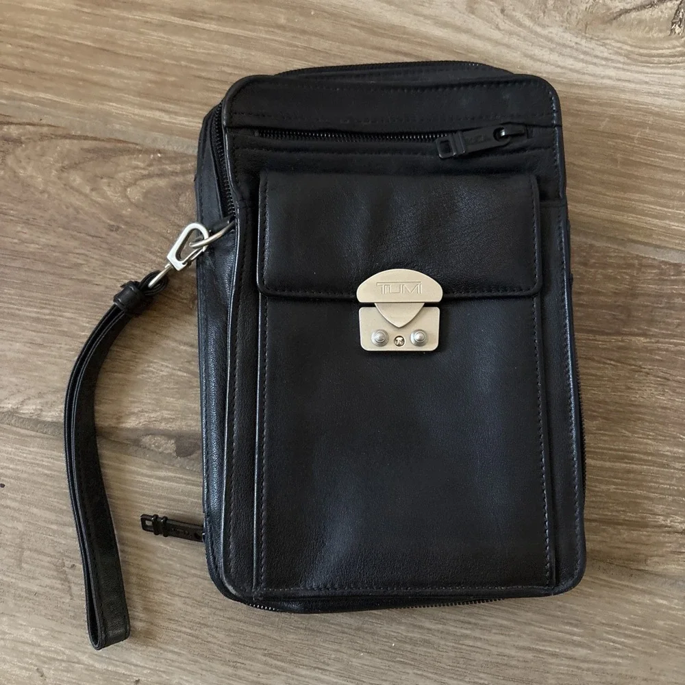 TUMI Black Leather UNISEX Bag Organizer Travel Tote Shoulder Bag LIGHTLY USED